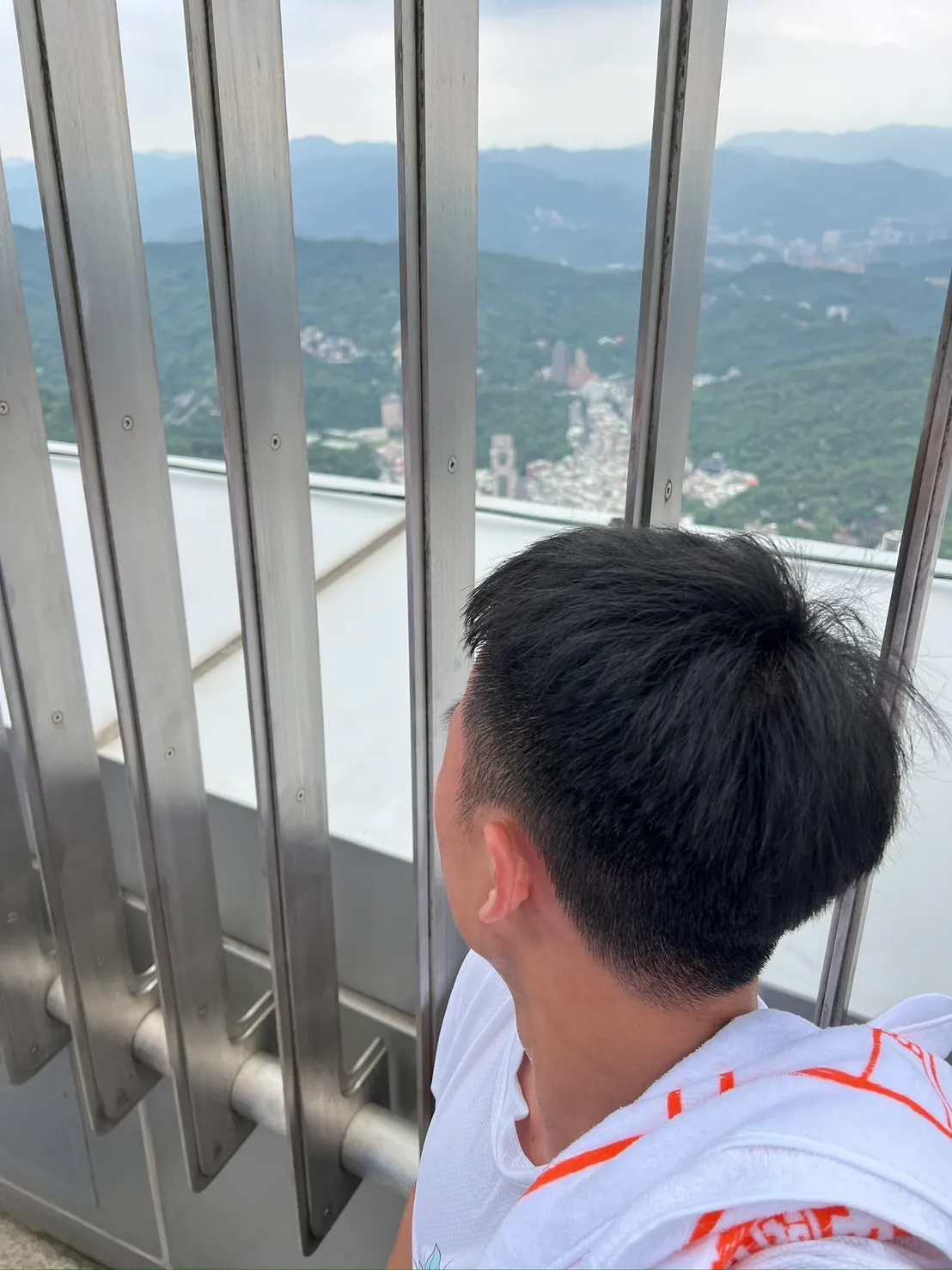 台北101 雲山繚繞的景色